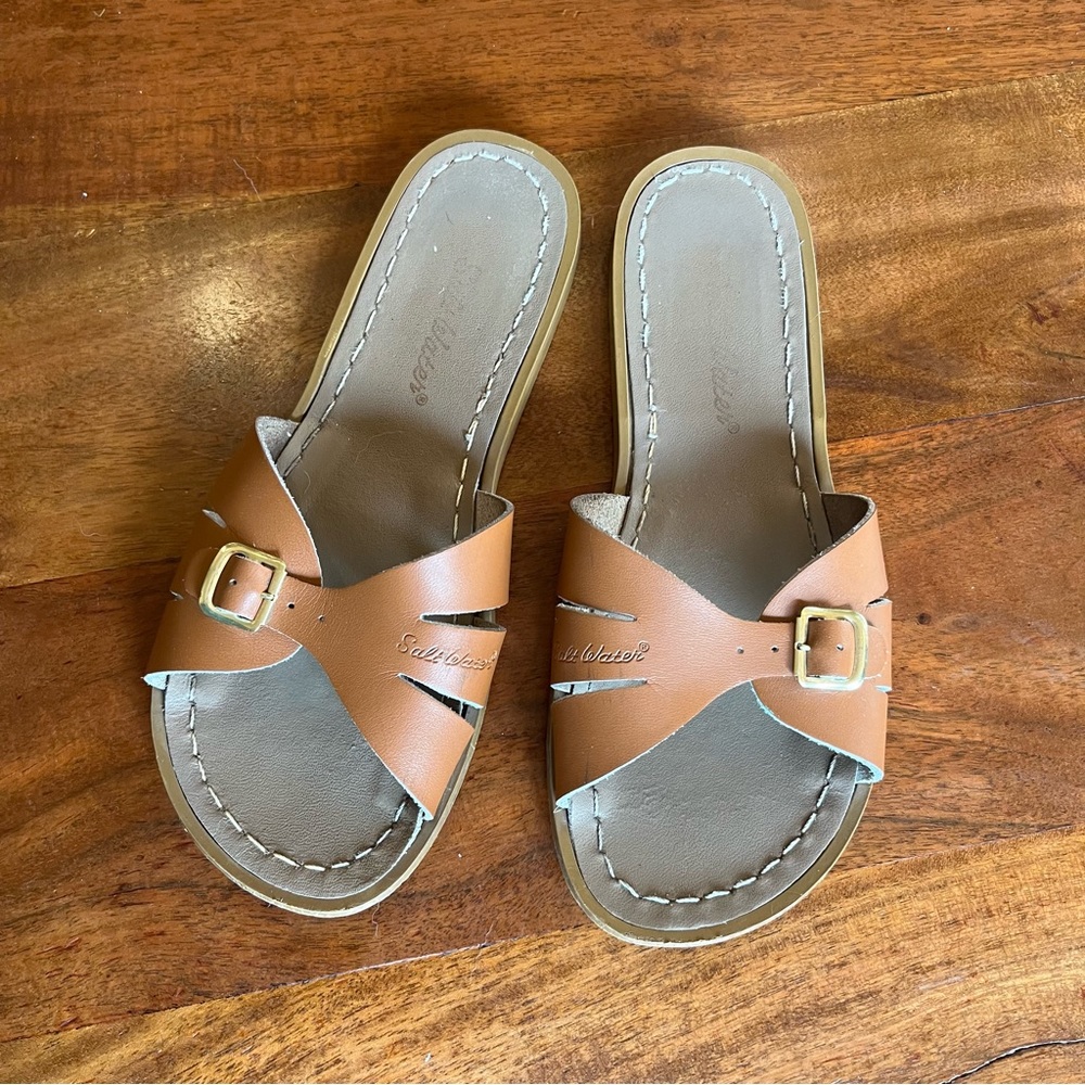 Salt Water Sandal by Hoy Classic Slide size 7 (Hoy size 5)